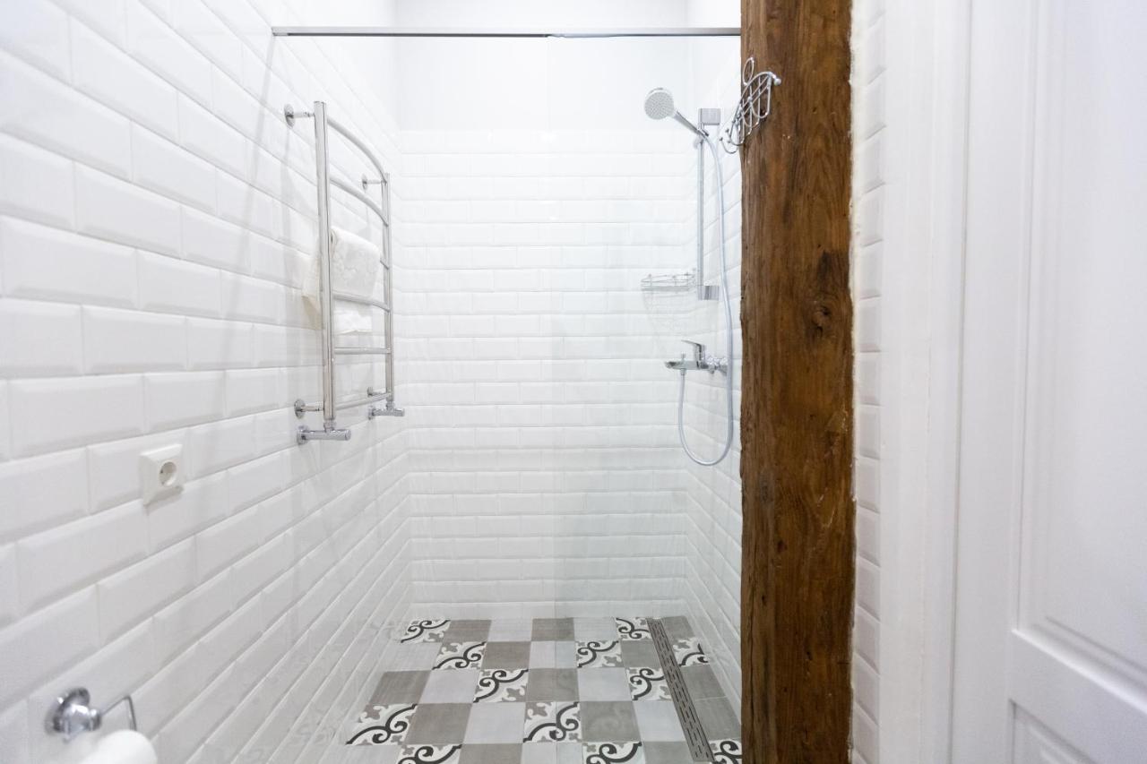 Standard Double or Twin Room,756711106:JPEG